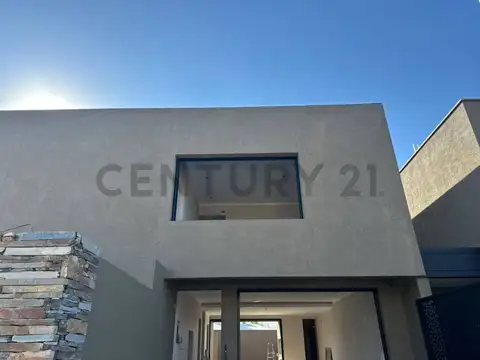 Casa en Venta en Godoy Cruz, USD 175.000