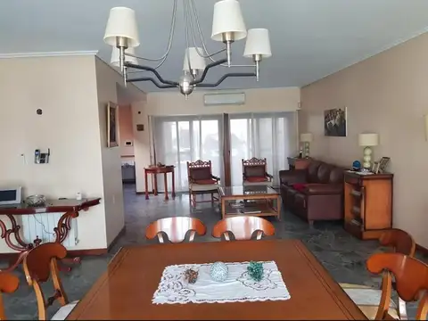 Casa en Alquiler de 4 dormitorios