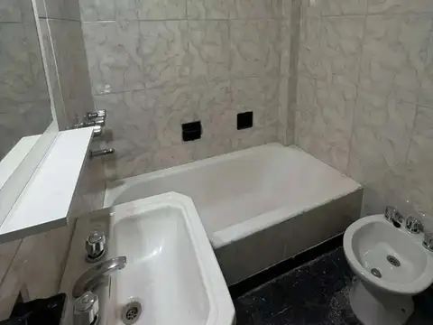 DEPTO EN PLANTA ALTA MENDEZ MTS DE MITRE WILDE 1ERO A