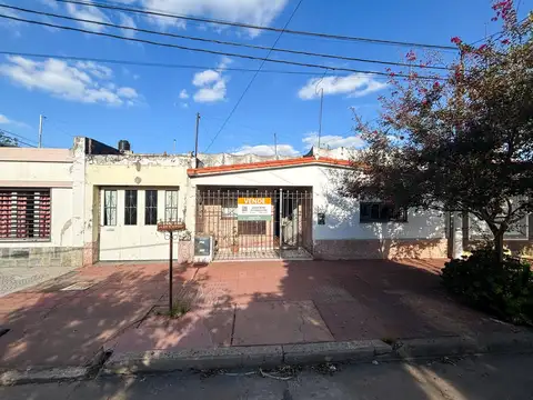 Casa 2 Habitaciones con cochera Centrica