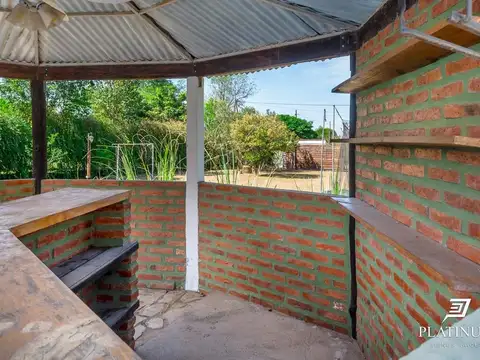 Casa 5 ambientes con 3 baños
