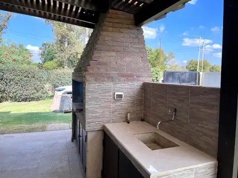 Casa en Venta en Oliveros, USD 105.000