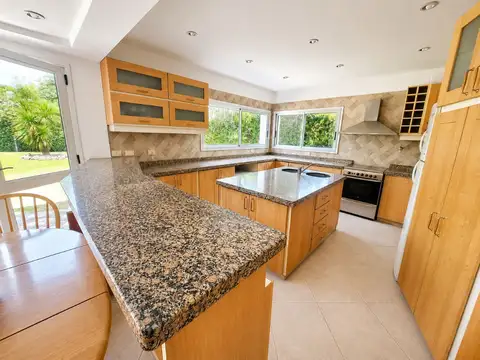 Casa en Venta con 1 cochera