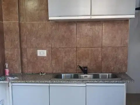 Departamento en Alquiler en Villa Luzuriaga, $ 350.000