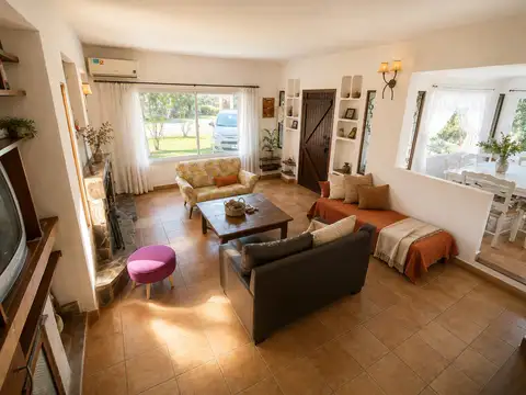 EXCLUSIVA CASA  REFECCIONADA EN INDIO CUA GOLF CLUB