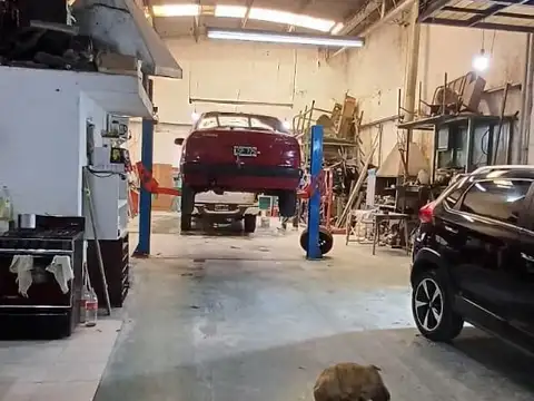 Galpon en Venta en Parque Chacabuco, USD 220.000