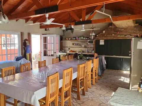Casa 7 ambientes con 3 baños
