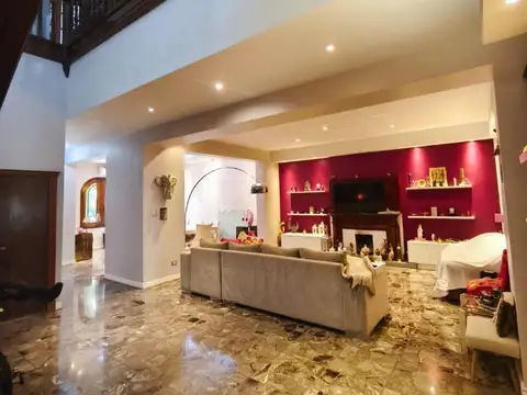 EXCELENTE CASA 5 AMB. - DEPOSITO, JARDIN, TERRAZA, GARAGE