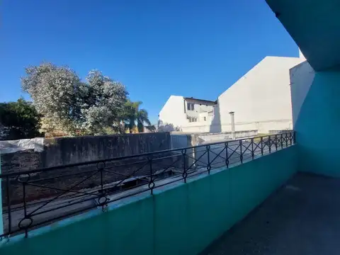 Depto Tipo Casa en Venta al Este