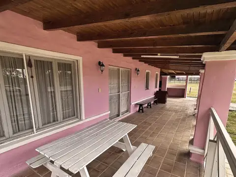 Casa 11 ambientes con 1 baño