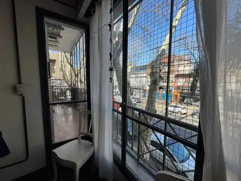 Avenida La Plata 2400, Piso 1