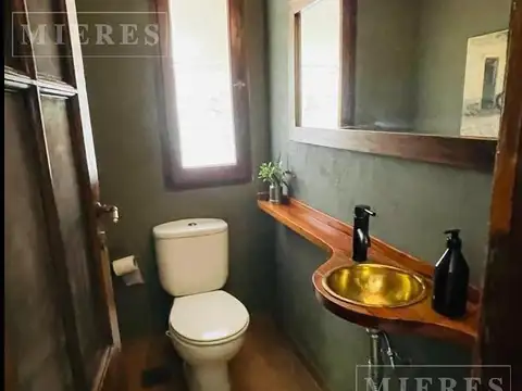 Casa 4 ambientes con 3 baños