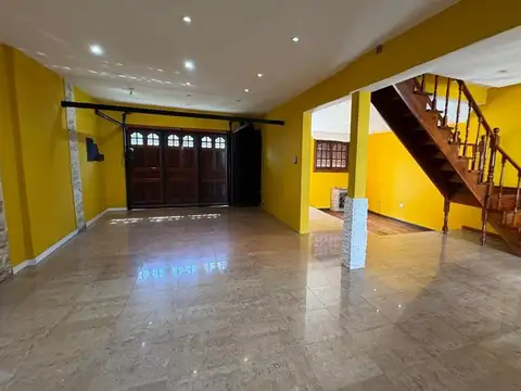 Depto Tipo Casa en Alquiler en Monte Chingolo, $ 900.000