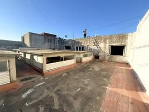 Local en Alquiler en Parque Patricios, $ 2.400.000