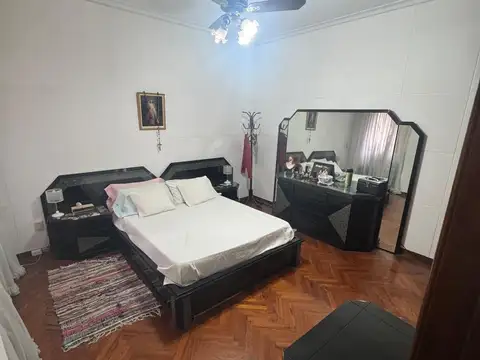 PH TIPO CASA DE 4 AMBIENTES CON COCHERA QUINCHO Y TERRAZA EN VENTA EN VILLA URQUIZA
