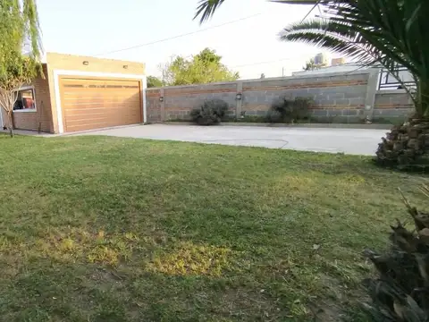 Casa 5 ambientes con 2 baños