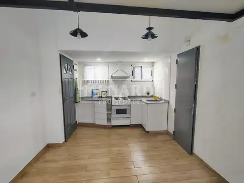 Depto Tipo Casa en Alquiler en Chilavert, $ 450.000