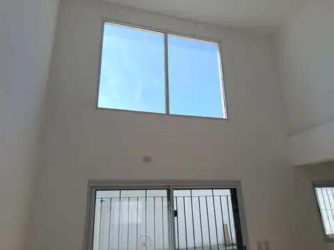 Depto Tipo Casa en Venta con 1 cocheras