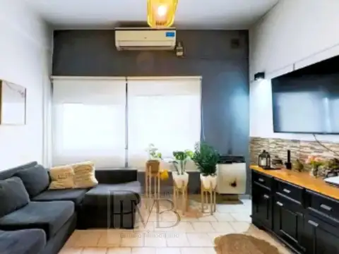 EXCELENTE TRIPLEX al FRENTE con TERRAZA PROPIA