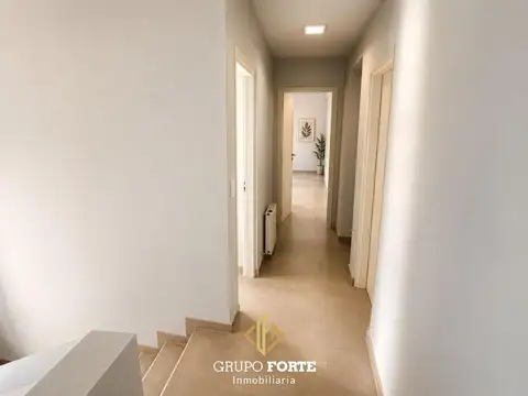 Casa 4 ambientes con 3 baños