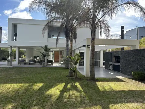 Casa en Venta en El Encuentro, USD 760.000