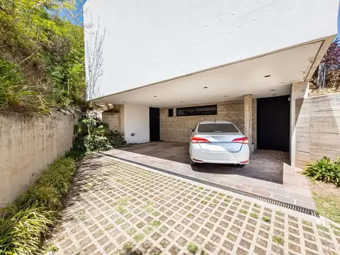 Venta La Cuesta casa 4 dormí con pileta