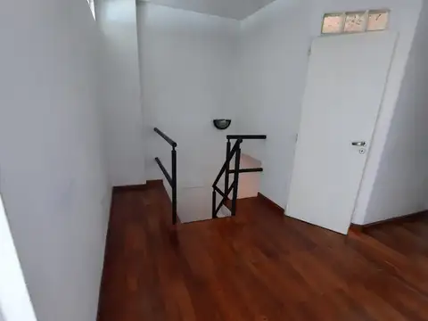 Lof apto prof. sobre Av. Cabildo a mts subte. Contrafrente abierto y silencioso