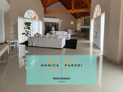 Casa en Venta con 2 cocheras