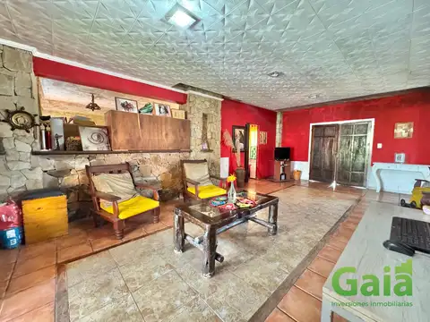 Casa en Venta con 2 cocheras