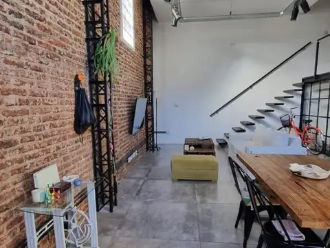 LOFT TIPO DUPLEX DE DOS AMBIENTES MAS CONSULTORIO