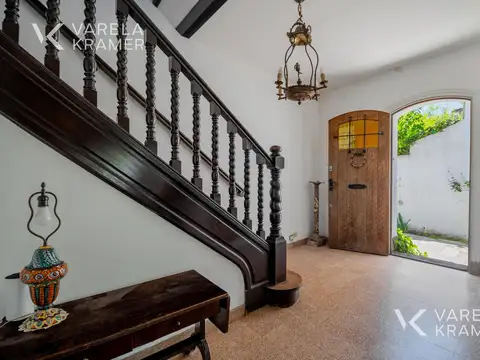 Casa en Venta con 3 cocheras