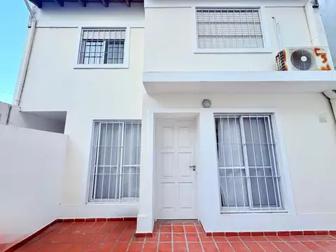 9 de Julio  al 500 Casa de pasillo de tres dormitorios