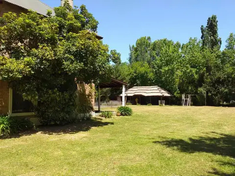 Casa en Alquiler Temporal con 2 cocheras
