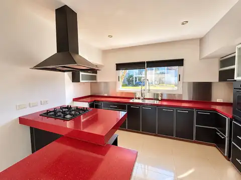 Casa en Venta con 5 cocheras
