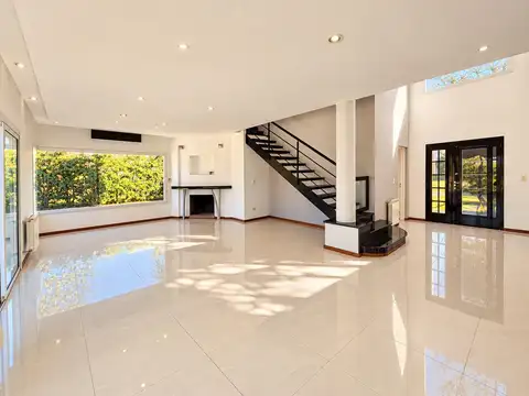 Casa en Venta en Santa Ana, USD 275.000