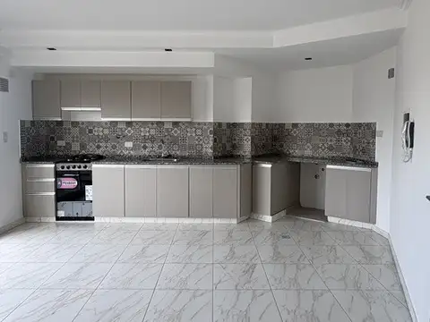 Departamento en Alquiler en Parque Patricios, $ 800.000