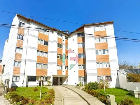 Departamento de dos dormitorios en Carlos Ruiz casi esquina Mitre, muy luminoso. APTO CREDITO!