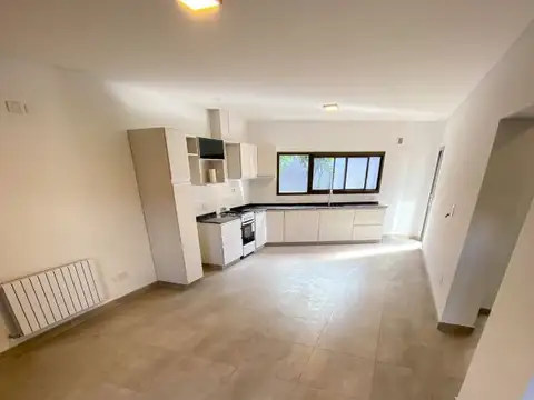 Depto Tipo Casa 3 ambientes con 2 baños