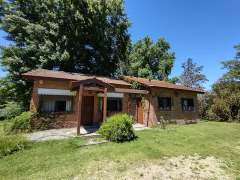 Venta. Casa 4 Ambientes. Amoblada. Con Pileta Y Quincho. Barrio Parque La Verdad