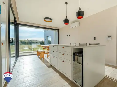 Casa 5 ambientes con 2 baños