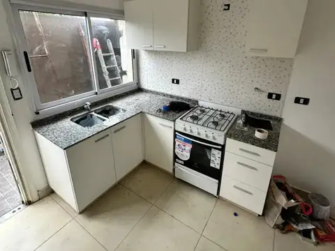 Ph En Alquiler En Primer Piso, 3 Amb Amplios, Lomas Del Mirador