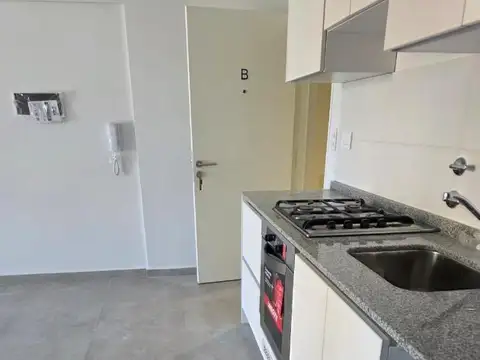Departamento en Alquiler en República De La Sexta, $ 549.000