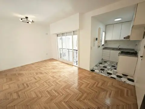 Departamento en Alquiler en Colegiales, $ 870.000