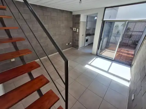 Depto Tipo Casa en Alquiler de 2 ambientes