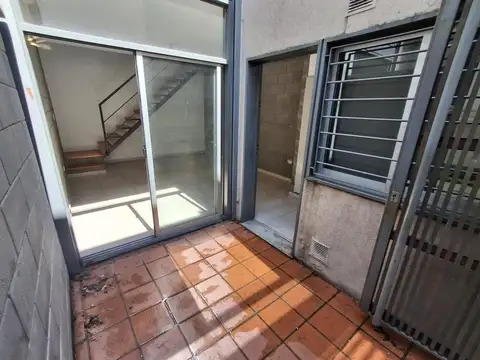 Depto Tipo Casa 2 ambientes con 1 baño