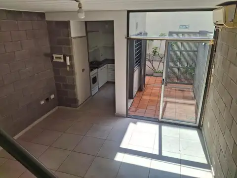 Depto Tipo Casa en Alquiler de 1 dormitorio