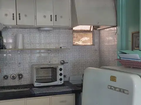 Ambiente al frente  excelente vista sobre  Diagonal Pueyrredon