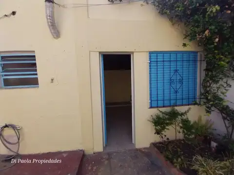 Depto Tipo Casa en Alquiler en Lomas De Zamora, $ 300.000
