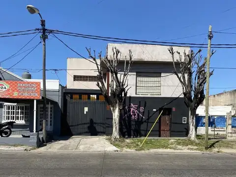 Galpon en Venta en Villa Luzuriaga, USD 400.000