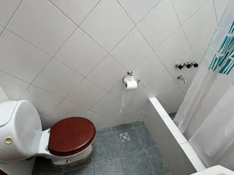 Casa de 3 Amplios Ambientes en Remedios de Escalada.